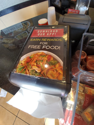 Asian Restaurant «Pick Up Stix Fresh Asian Flavors», reviews and photos, 3591 E Foothill Blvd, Pasadena, CA 91107, USA
