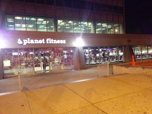 Gym «Planet Fitness», reviews and photos, 100 Hamilton Plaza, Paterson, NJ 07505, USA