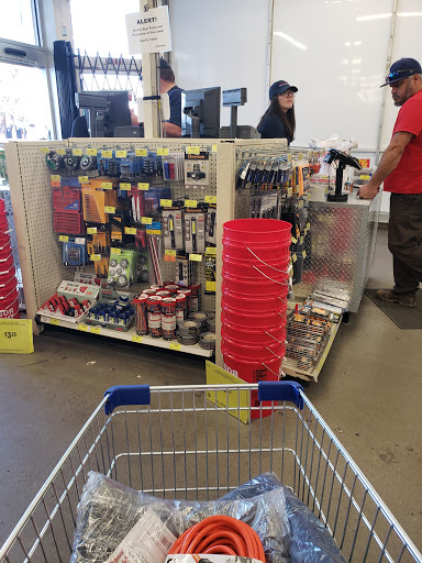 Hardware Store «Harbor Freight Tools», reviews and photos, 1349 N Blackstone Ave, Fresno, CA 93703, USA