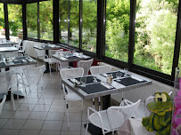 Atmosphère du Restaurant français CHEZ Ruben & Bénédicte, Restaurant, Sté Au Vieux Port à Irigny - n°18