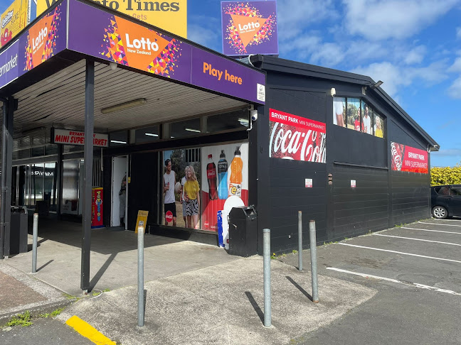 Bryant Park Mini Supermarket - Hamilton