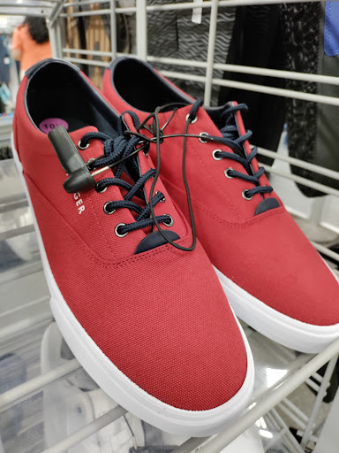 Clothing Store «Burlington Coat Factory», reviews and photos, 287 Washington St, Attleboro, MA 02703, USA