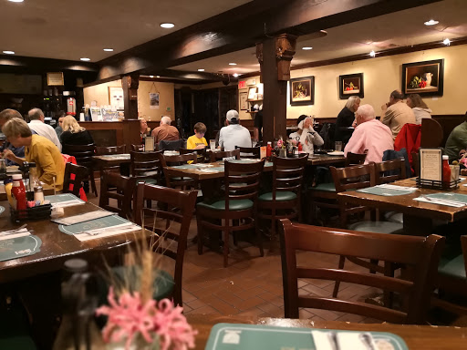 Shopping Mall «Village Centre», reviews and photos, 776 Walker Rd, Great Falls, VA 22066, USA