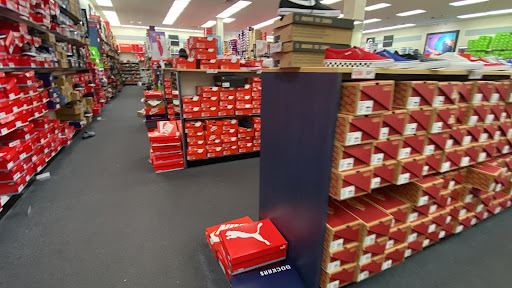 Shoe Store «Rack Room Shoes», reviews and photos, 18700 Limestone Commercial Dr, Pflugerville, TX 78660, USA