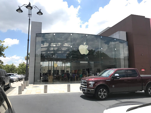 Computer Store «Apple Highland Village», reviews and photos, 4012 Westheimer Rd, Houston, TX 77027, USA