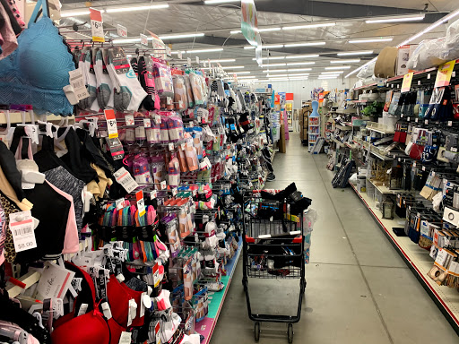 Dollar Store «FAMILY DOLLAR», reviews and photos, 1324 E Main St, Meriden, CT 06450, USA