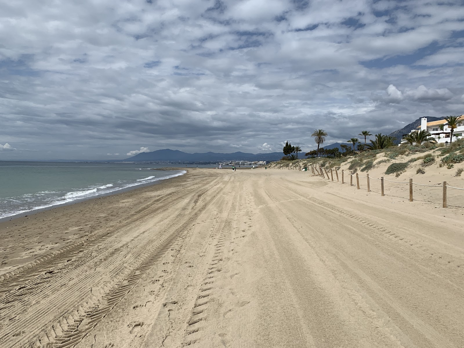 Foto de Playa de los Monteros área de comodidades