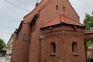 St Giles' Church image