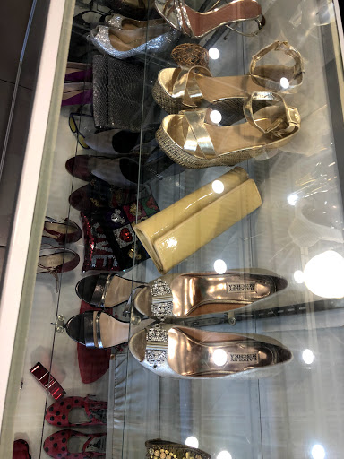 Thrift Store «Goodwill», reviews and photos, 4410 W 16th Ave, Hialeah, FL 33012, USA