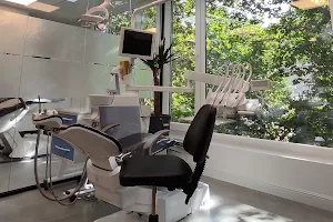 کلینیک دندانپزشکی آرمانی image