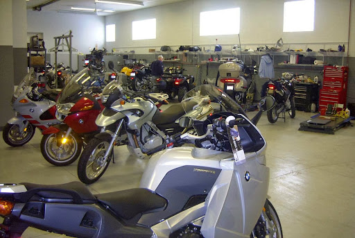BMW Motorcycle Dealer «BMW Motorcycles of Cleveland», reviews and photos, 7315 N Aurora Rd, Aurora, OH 44202, USA