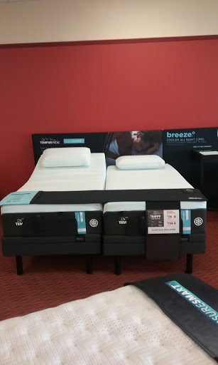 Mattress Store «Mattress Firm Elizabethtown», reviews and photos, 1607 S Market St, Elizabethtown, PA 17022, USA
