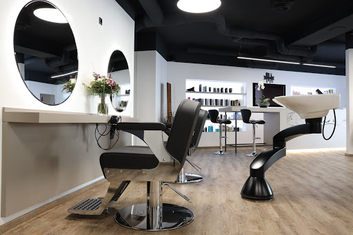 Friseur Salon Hairkumma Friseurspezialist für Farben und Schnitte In Götzis
