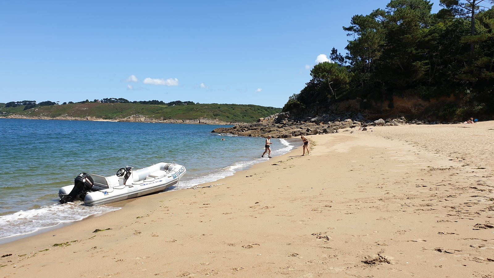 Plage de Kirio的照片 带有米色沙子表面