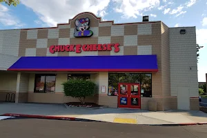 Chuck E. Cheese image