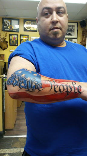 Tattoo Shop «George Papas Tattoo inc.», reviews and photos, 6305 N Clark St, Chicago, IL 60660, USA