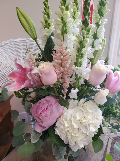 Florist «Exquisite Flowers Etc», reviews and photos, 70 Bridge St, Pelham, NH 03076, USA