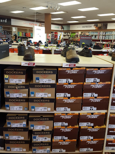 Shoe Store «Famous Footwear», reviews and photos, 47210 Michigan Ave, Canton, MI 48188, USA