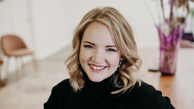 Tana Bowcut Hair 83202