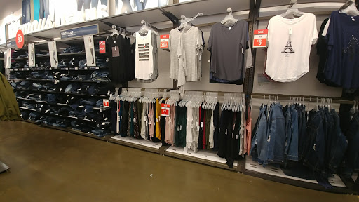 Clothing Store «Old Navy», reviews and photos, 45215 Worth Ave, California, MD 20619, USA