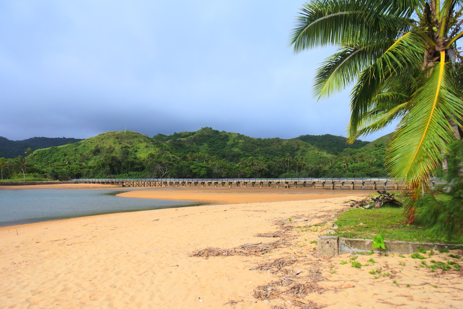 Foto von Naviti Beach und die siedlung