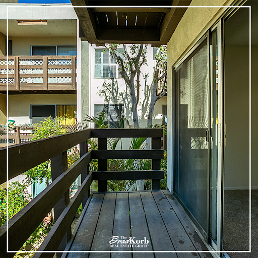 The Brad Korb Real Estate Group image