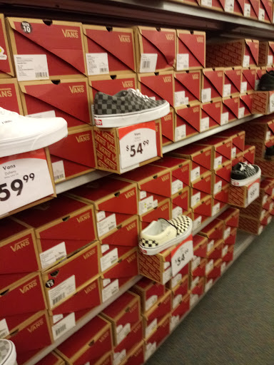 Shoe Store «Shoe Carnival», reviews and photos, 354 S Randall Rd, South Elgin, IL 60177, USA