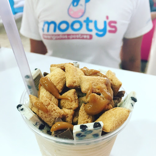 Mooty'S milkshakes & DESSERTS
