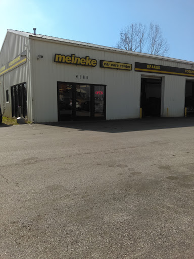 Auto Repair Shop «Meineke Car Care Center», reviews and photos, 3723 Charlestown Rd, New Albany, IN 47150, USA