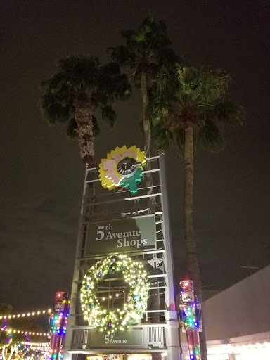 Shopping Mall «Fifth Avenue Shopping District», reviews and photos, 7083 E 5th Ave, Scottsdale, AZ 85251, USA