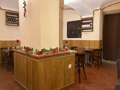 Restaurante El Rincón de Montánchez - C. Virgen de los Remedios, 7, 10170 Montánchez, Cáceres, Spain