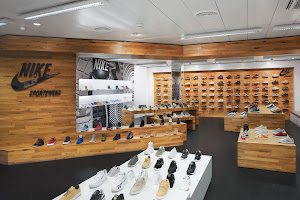 Titolo Sneakers & Streetwear Bern