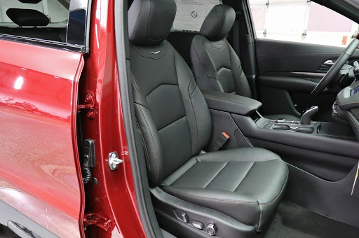 Cadillac Dealer «Motor Werks Cadillac of Barrington», reviews and photos, 206 N Cook St, Barrington, IL 60010, USA