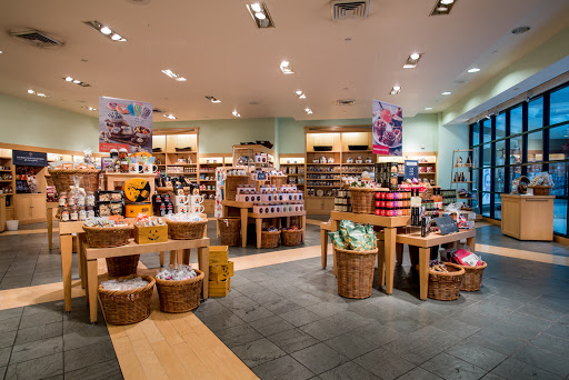 Gift Basket Store «Harry & David», reviews and photos, 825 Dulaney Valley Rd #303, Towson, MD 21204, USA