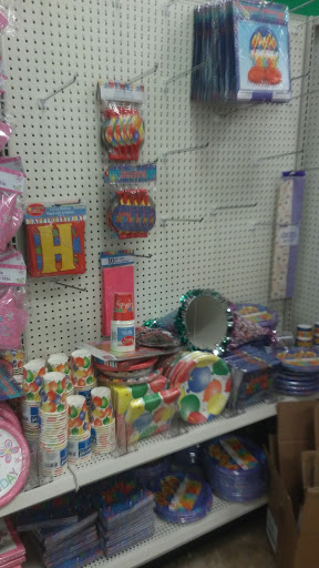 Dollar Store «Dollar Tree», reviews and photos, 9055 Biscayne Blvd, Miami Shores, FL 33138, USA