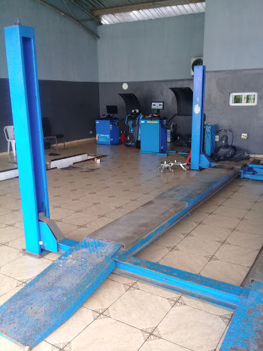 GLITZ Garages, Block 2, Plot 2 Okunde, Bluewater Zone, Off, Remi Olowude St, Eti-Osa, Lagos, Nigeria, Car Repair and Maintenance, state Lagos