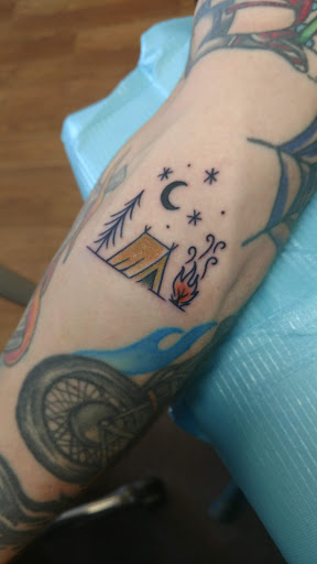 Stained Skin Tattoo Studio, 405 W Main St, Newark, OH 43055, USA, 