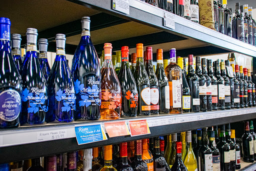 Liquor Store «Shoregate Beverage & Liquor», reviews and photos, 30498 Lakeshore Blvd, Willowick, OH 44095, USA