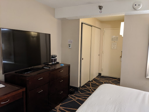 Hotel «DoubleTree by Hilton», reviews and photos, 9599 Skokie Blvd, Skokie, IL 60077, USA