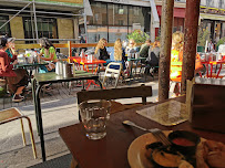 Atmosphère du Restaurant méditerranéen Miznon Grands Boulevards à Paris - n°3