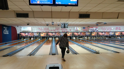 Bowling Alley «McKinley Lanes Bowling Center», reviews and photos, 2666 Robbins Ave, Niles, OH 44446, USA