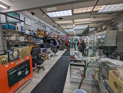 Pawn Shop «Royal Pawn Shop», reviews and photos, 428 S Clark St, Chicago, IL 60605, USA