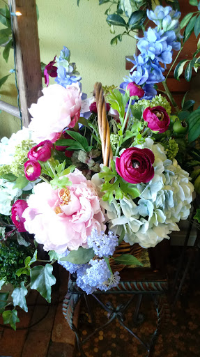 Florist «Flowers & Plants Etc», reviews and photos, 1378 Chain Bridge Rd, McLean, VA 22101, USA