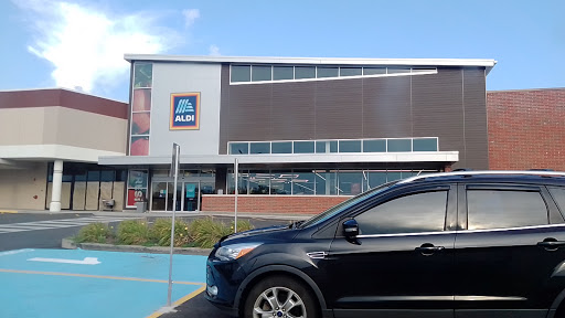 Supermarket «ALDI», reviews and photos, 1248 S Broad St, Wallingford, CT 06492, USA