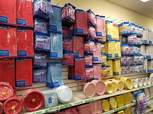 Dollar Store «Dollar Tree», reviews and photos, 882 S Main St, Cheshire, CT 06410, USA