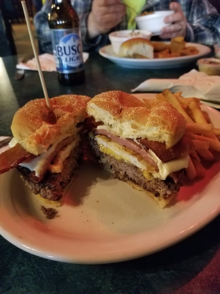 East-West Hideout 52639