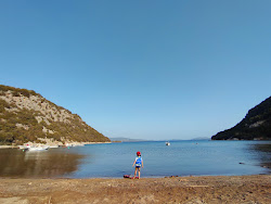 Foto von Marathias Beach mit kleine bucht