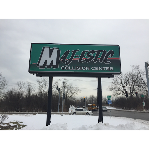 Auto Body Shop «Maj-Estic Auto Body», reviews and photos, 939 S Green Bay Rd, Waukegan, IL 60085, USA