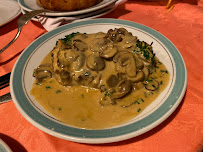 Sauce aux champignons du Restaurant français Chez l'Ami Louis à Paris - n°7