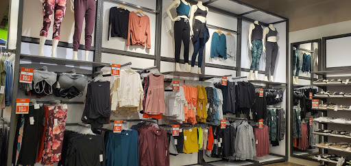 Clothing Store «Old Navy», reviews and photos, 3131 E Main St, Mohegan Lake, NY 10547, USA